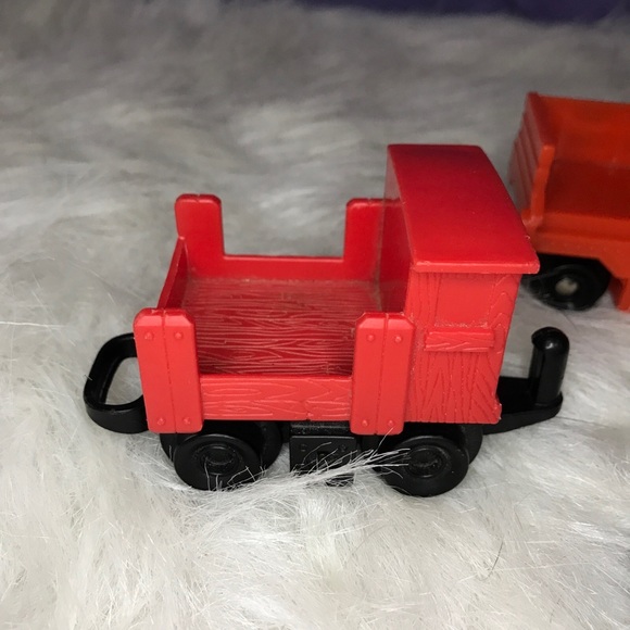 Vintage Plastic Fisher Price Train Cars w/ Caboose - Picture 10 of 16